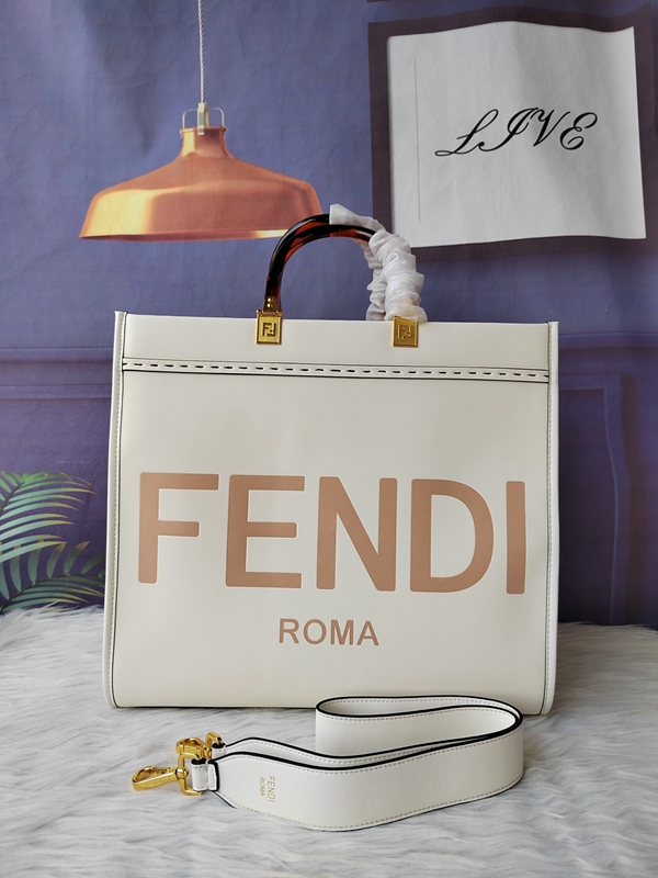 スーパーコピーブランドバッグ背面デザイン